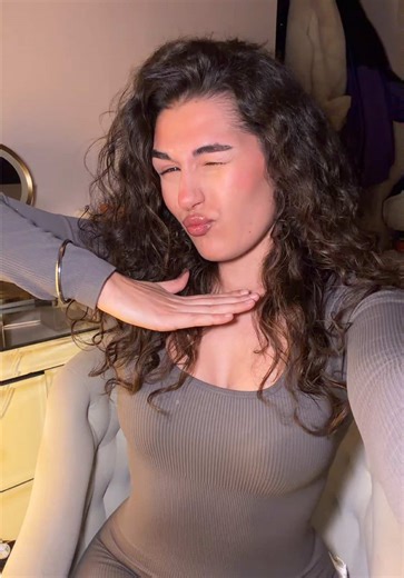 Cheyenne (@c4eyx)’s videos with original sound - ￶ ￶