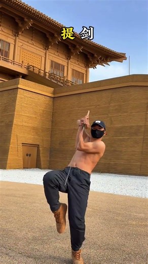 Master the Two-Handed Sword in 3 Easy Steps - Even Beginners