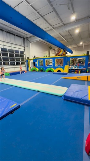 Everlee’s new round off back handspring! Keep up the good work! #xcelbronze | ABC'S Shoreline Gymnastics Stars