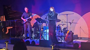 Eryn Bent live right now at Unit B! | Unit B