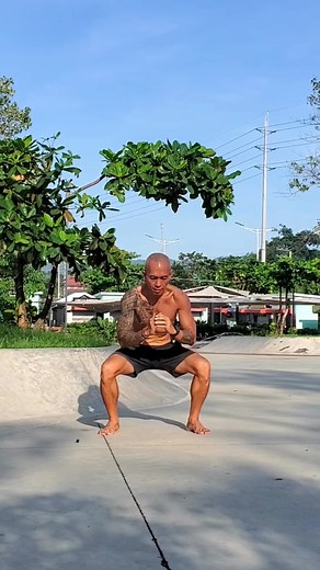 1.4K reactions · 78 shares | Keeping it simple with basic exercise that can be done anywhere and anytime  #bodyweightworkout #fitnessmotivation #fblifestyle #exercise #workout | Darius Sevilles | Facebook