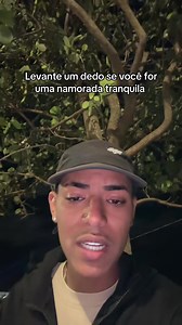 Levante um dedo se você for uma namorada tranquila