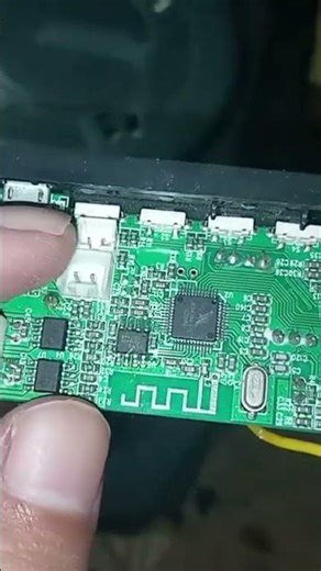 Bluetooth mp3 module plus active speaker is broken, just throw it away #amplifier #mp3 #digitalte...