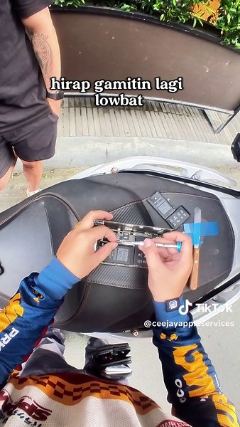 Bait ng Mga Guard sa Pagbubukas ng Parcel