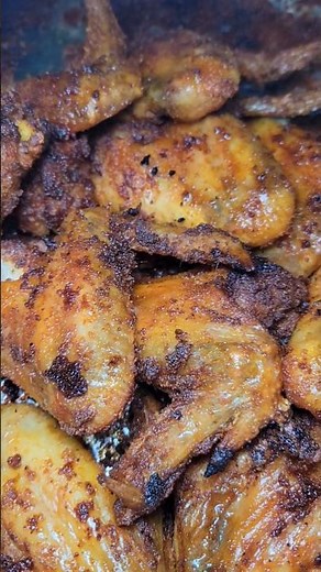 Crispy Oven baked chicken wings! #chickenwings #cookingathome #crispychicken