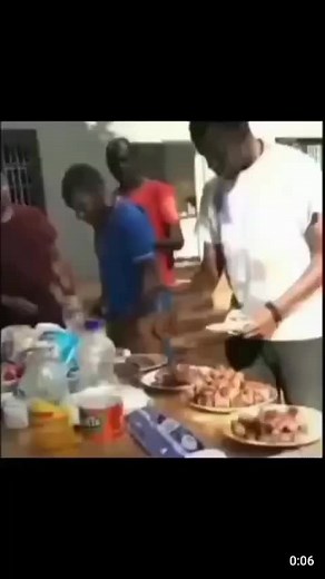 They were not appreciative that he left small for them 😂😂 #tiktok #goingviral #foryou #viral #funnyvideos