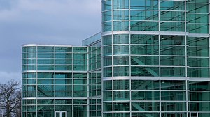 The Evolution of Commercial Glass: From Function to Design Commercial glass has undergone a remarkable transformation over the years. Once viewed merely as a functional element, today, it plays a vital role in shaping modern architectural design. From sleek skyscrapers to innovative interiors, the evolution of commercial glass reflects a blend of aesthetic appeal, technological advancements, and sustainable practices. The Functional Beginnings: In the early days, commercial glass was valued prim