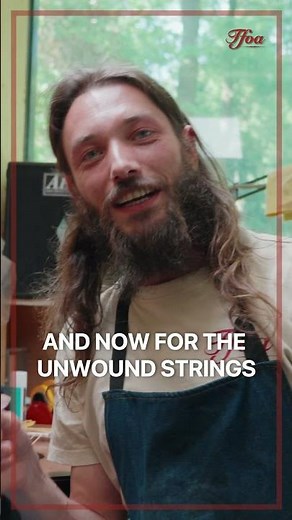 🎸Let our luthier Marten show you how to do proper string windings to prevent breaking! 😁