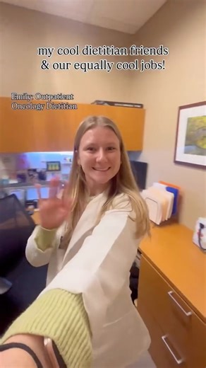 All Access Dietetics - helping future dietitians! on Instagram: "✨ #3 in our Top 10 Reels of 2025 “Eight registered dietitians in eight specialties!!!🍋 @eatsbyemilyhoy It’s a common misconception that RDNs always work in a hospital (shoutout @foodwithleah_ and our other inpatient queens on this page) or that they just make meal plans for weight loss! The truth is, dietitians are needed in so many fields and there are so many wonderful jobs out there; you truly can’t go wrong! So, if clinical is