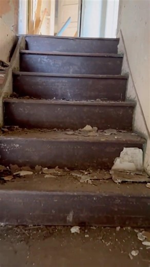 This old Farm House Inside pt2