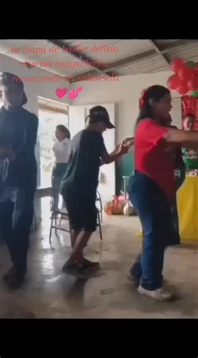 Coreografía de Delirios: Aprende a Bailar con Amigos