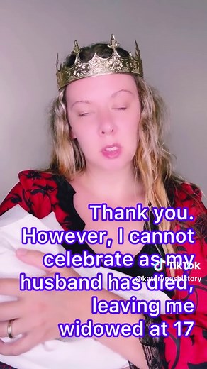 💅Elizabeth of Poland was a Polish princess member of the House of Piast and by her two marriages Queen consort of Bohemia and Poland and Duchess consort of Austria and Styria. 💅She was the only child of Przemysł II, Duke of Greater Poland (since 1295 King of Poland) and his second wife Ryksa. 💅She was named after her mother, who died after her birth. 💅The death of Otto of Brandenburg complicated again Ryksa’s situation. 💅The marriage between Ryksa and Wenceslaus II took place on 26 May 1303