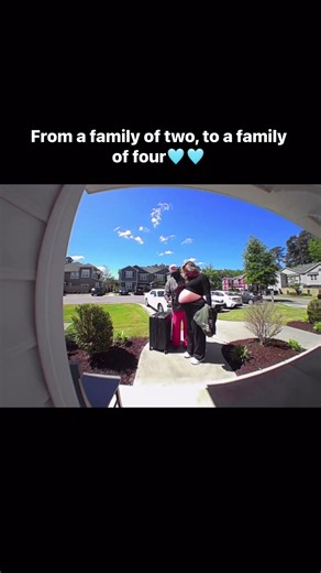 #couples #twins #ringdoorbell #couplescomedy #pregnancy