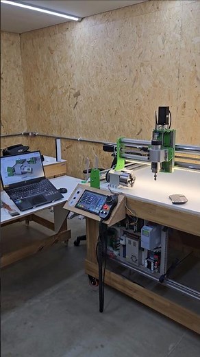 Simulation of the Spark V2 CNC Router with 4 simultaneous axes #routercnc #cnc #cncrouter #cnccas...