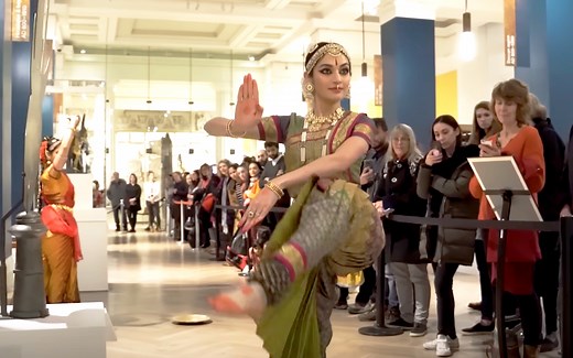 引人入胜的表演之在大英博物馆展示的印度古典舞蹈 Indian classical dance at the British Museum