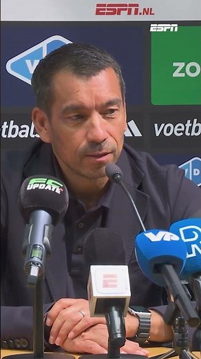 Arne Slot kwam even langs bij Feyenoord 😁🔙 "Als ze maar niet gaan zeggen dat het daaraan ligt."
