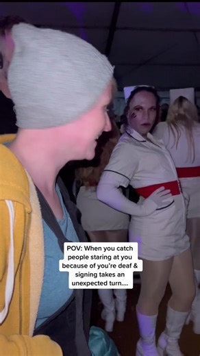 Ok I’m scared. Not @tulleys_shock scare actors knowing how to sign, big ups tho! @Becky #tulleysfarm #scarefest #scareactors #deaf #bsl #StemDrop001 #halloween #spooky #2deafgirls