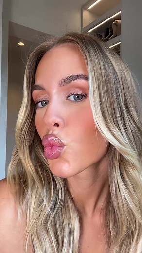 Lottie Tomlinson Everyday Makeup Tutorial