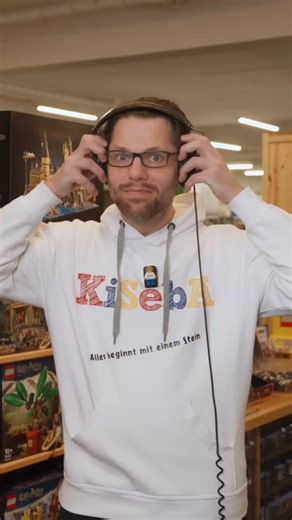 KiSebA - Dein LEGO Fachgeschäft | Hast du dich auch schon mal gefragt, wie diese genialen LEGO Albumcover entstehen und warum die oft so verdammt teuer sind? 🤯 Die gute... | Instagram