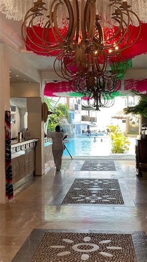 Seguimos aquí en Playa hotel, Los Arcos, puerto Vallarta, zona romántica. Disfruta🌴❤️