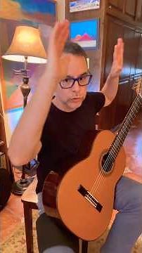 Cómo sostener la guitarra para tocar ￼Clases de Guitarra Rafael Elizondo