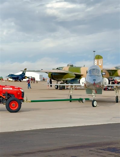 A second T-38 Talon from Laughlin Air Force Base gets towed into place this morning for our ever growing static display area. Come meet pilots and crews, and see some incredible aircraft up close throughout the day! #TeamXL #RedBulls #87fts #Laughlinafb #Flyfightwin #Talon #AirRaces #nmtrue #seeroswell | Reno Air Racing Association