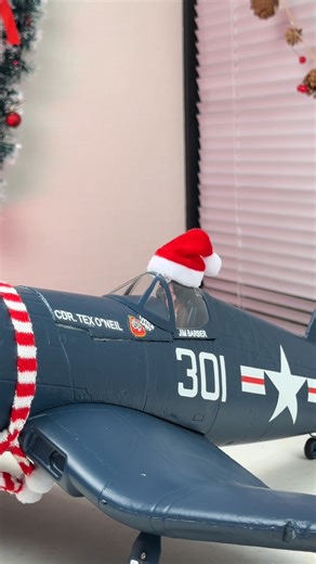 🎅 Santa Hat: ON ✅ Even the Corsair knows winter flights call for extra layers. 🧣❄️ Cold air, clear skies, and one iconic warbird ready to patrol into the New Year. ✈️🔥 All set for year-end flybys and fresh starts ahead. Who else is flying through winter? 👀❄️ Shop：https://www.fmshobby.com/products/fms-800mm-f4u-corsair-v2-without-reflex-v2 #fmsmodel #fmsf4u #f4ucorsair #warbird #rcplane #foldingwings #rcwarbird #aviationlovers #rchobby #rcpilot #holidayvibes #winterflying | FMSmodel