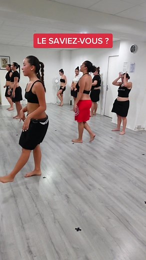 La danse Tahitienne se pratique pieds nus comme beaucoup d’autres sports d’ailleurs 🥰 #oritahiti