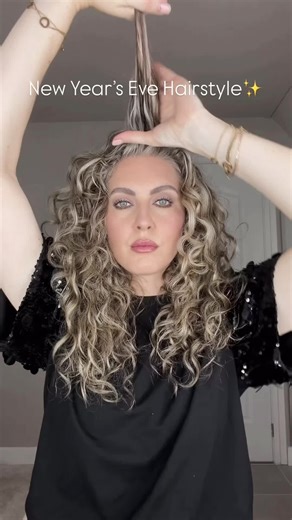 NYE Hairstyle ✨ Products @Bali Curls ✨Hydrating Curl Cream ✨Curl Defining Gel 👉Use code curlykiet10 for discount 💖 #nyehairstyle #hairstyles #easyhairstyles #trendinghairstyles #fyp