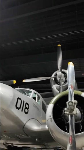 Cessna UC-78B Bobcat | Twin Engine WWII Trainer Aircraft