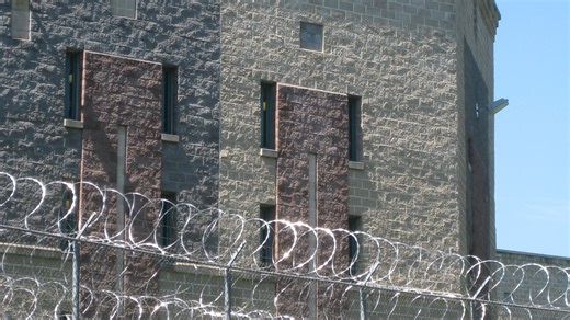 Monmouth officer who snuck drugs into jail in potato chip bags gets 5 years in prison