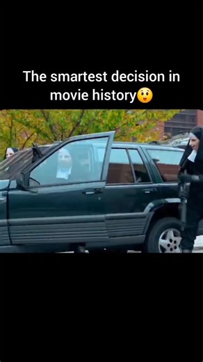 𝐌𝐨𝐯𝐢𝐞 & 𝐒𝐞𝐫𝐢𝐞𝐬 𝐂𝐥𝐢𝐩𝐬 🎬🍿 on Instagram: "One last job😱 Title: The Town (2010) Genre: Crime / Thriller / Drama Story: The film follows Doug MacRay, a skilled bank robber and the leader of a tight-knit crew in Charlestown, Boston—a neighborhood known for producing generations of criminals. During a bank heist, they briefly take a bank manager, Claire, hostage. Although she’s released unharmed, Doug later begins secretly following her to make sure she didn’t identify them. Unexpect