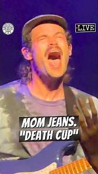 Mom Jeans. "Death Cup" LIVE #momjeans #deathcup #emo #toadsplace