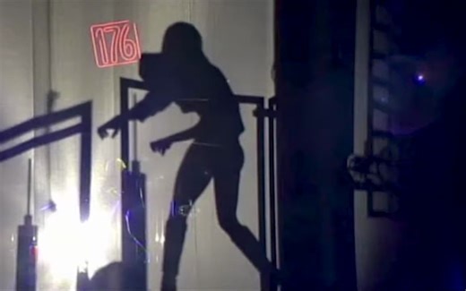 【巡演精彩开场】Lady Gaga - Dance In The Dark (Live 2010.09.04 Philadelphia)
