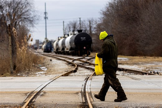Canada's Cando Rail & Terminals to buy US rail assets of Savage Enterprises