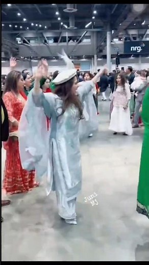 Gilgiti Girls Traditional Dance Performance 🌸🏔️🇵🇰...#dance #gilgit #girlsdance #song #fyp