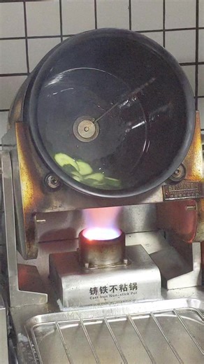 Revolutionize Your Kitchen with an Intelligent Cooking Machine