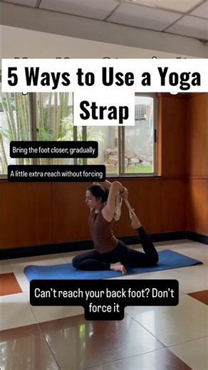 👉 5 Ways to Use a Yoga Strap | Mobility, Flexibility & Balance