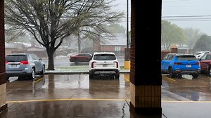 88K views · 163 reactions | ❄️Snowfall has set up across the South Plains. The wind and snow is producing low visibilities at time. | KLBK News - EverythingLubbock.com | Facebook