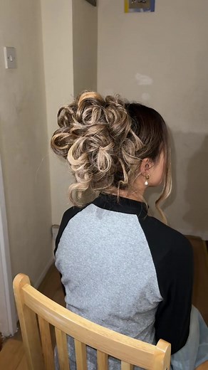 Elegant High Curly Updo Hairstyle Inspiration