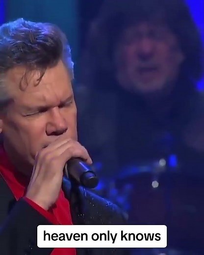In 2011, Randy Travis performed "Three Wooden Crosses" to celebrate his 25th Opry anniversary! #Opry
