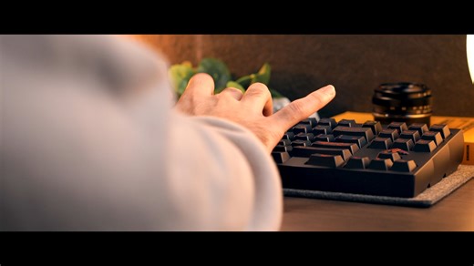 【搬运】Salter TKL ~ The keyboard tied between good and evil | | A Cinematic Review