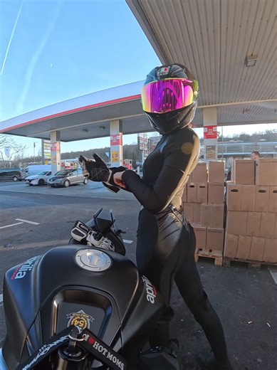 pit stop 😊 #fy #motorcycle #bikelife #gasstation #agv