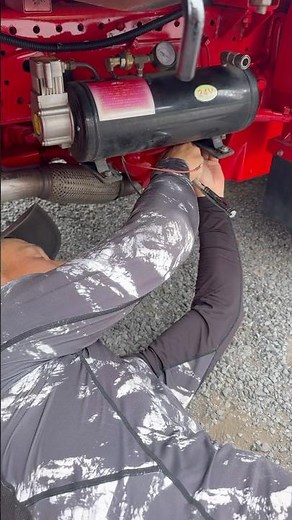 トラック エアータンク コンプレッサー取り付け