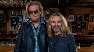 New 'Live from Daryl's House' season to premiere on AXS TV in October with episode starring Tommy Shaw – AM 880 KIXI