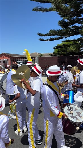 Original D6 Hanover Minstrel in our road🤪🥹 #d6 #klopse #klops #kaapseklopse #minstrel