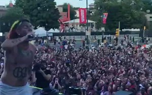 依旧疯狂的6ix9ine,超燃超炸的现场。