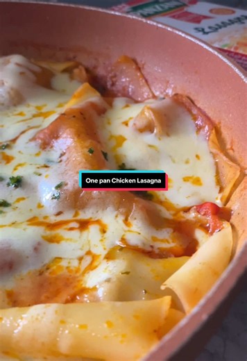 One- Pan Chicken Lasagna with Panzani Maurice A comforting one pan dinner on those days when you are too tired to cook or you do not have enough time to spend cooking or you want to eat lasagna but dont have enough time to prepare same :). For 2 Ingredients — Jar 400g Panzani Olive et Basilic — Panzani Lasagne Sheet. — 240g Chicken — 120g Bell Pepper (two different colors) — 120ml Water — 2tsp Grated Garlic — 50g Onion — Cheese — Oil — Salt — Pepper — Paprika — Parsley — Oregano How to make this