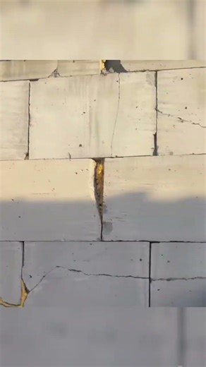 Laying aerated concrete blocks on foam saves 50% #construction #building #house #foundation #conc...