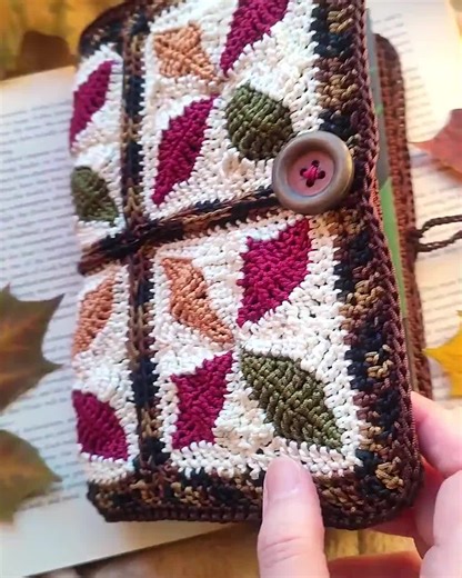 Crochet Book Cover Pattern PDF, Autumn Leaves Book Sleeve Crochet Tutorial, Granny Square Crochet for Book Lovers, DIY Bookish Gift Idea - Etsy